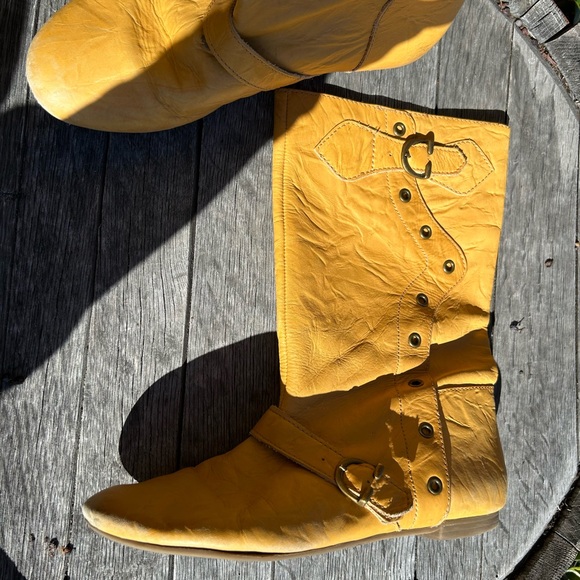 Size 8M-MIA brand well loved mustard color boots. Leather upper 💛See photos - Picture 3 of 8